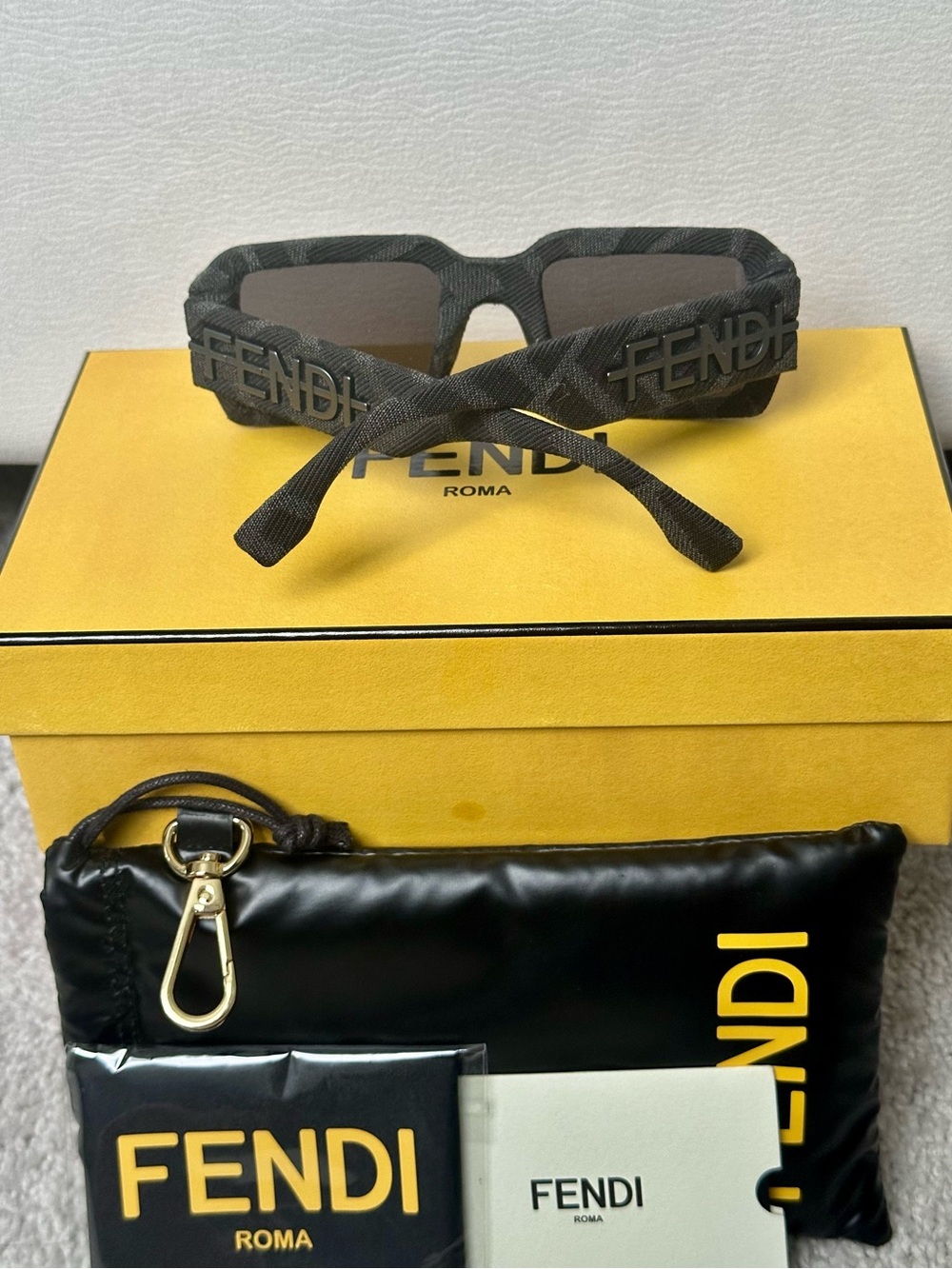 New FENDI FF Monogram Limited Edition Sunglasses FE40074U - Picture 5 of 10
